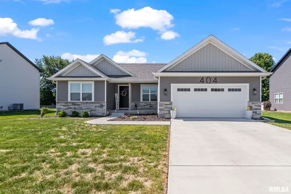 $417,999 | 404 Hawks Nest Drive, Chatham, IL 62629
