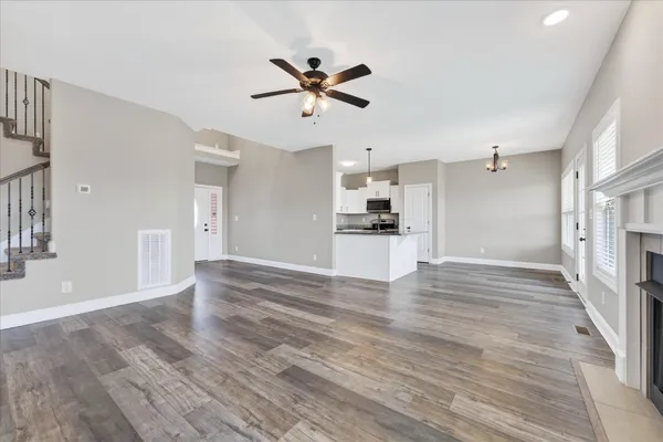 $2,200 | 413 Andean Court, Clarksville, TN 37040