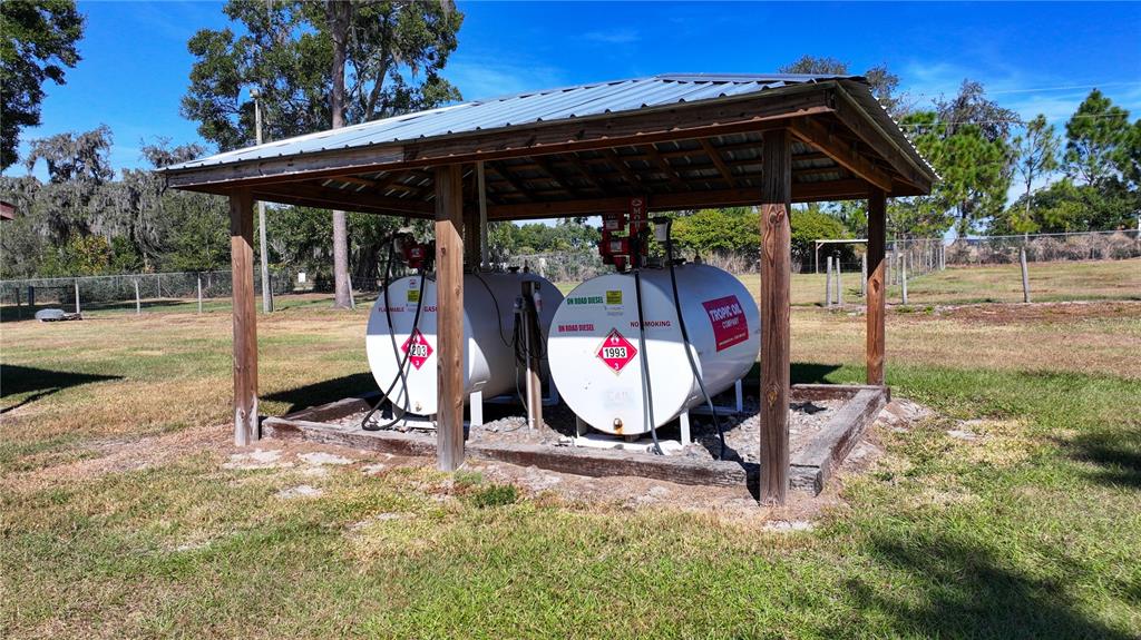 3182 Indian Ridge Place Lakeland, FL 33810 - Photo 6 of 45 an outdoor space with furniture