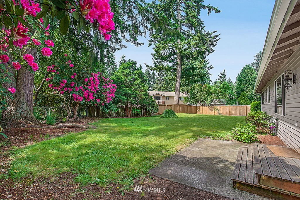 11823 Northeast 156th Street Bothell, WA 98011 - Photo 20 of 23 Gallery Image 20