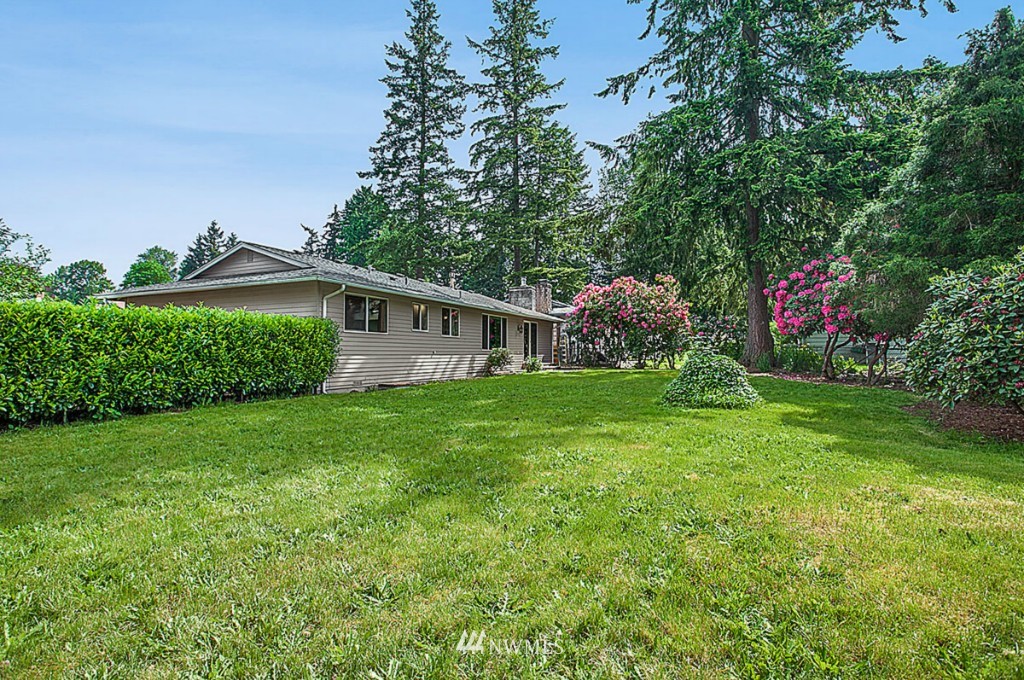 11823 Northeast 156th Street Bothell, WA 98011 - Photo 22 of 23 Gallery Image 22