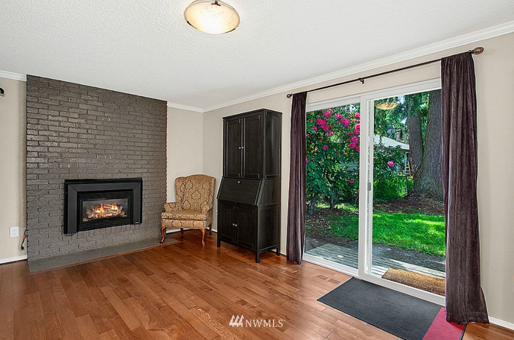 11823 Northeast 156th Street Bothell, WA 98011 - Photo 10 of 23 Gallery Image 10