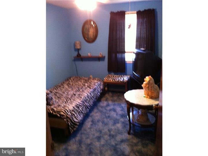 244 Beechwood Road Brookhaven, PA 19015 - Photo 11 of 25 Bedroom 2