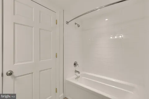 $570,000 | 3601 Connecticut Avenue Northwest, Unit L10, Washington, DC 20008