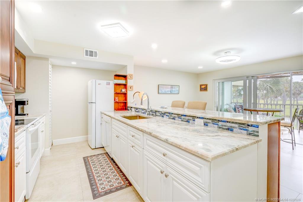 5557 Northeast Gulfstream Way Stuart, FL 34996 - Photo 14 of 39