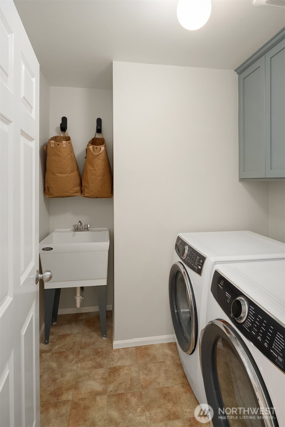 47419 Southeast 157th Place North Bend, WA 98045 - Photo 35 of 39 a utility room with dryer and washer