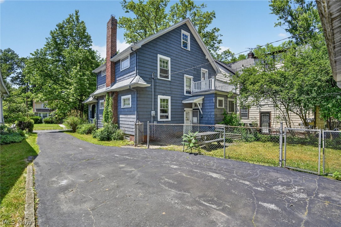 927 Englewood Road Cleveland Heights, OH 44121 - Photo 33 of 37