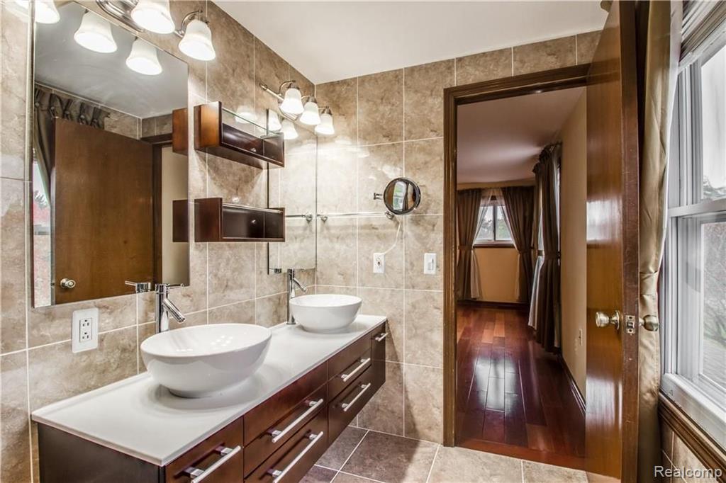 35526 Springvale Street Farmington Hills, MI 48331 - Photo 26 of 51