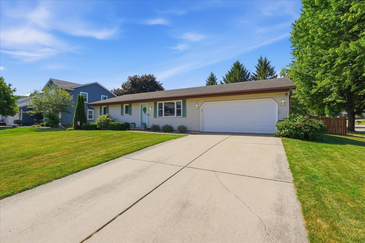 941 Foxfield Road Oregon, WI 53575 - Photo 14 of 54