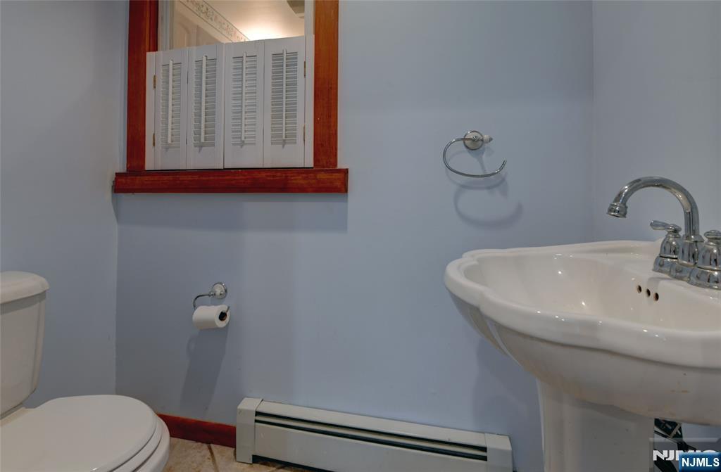 34 Knoll Road Wayne, NJ 07470 - Photo 23 of 50