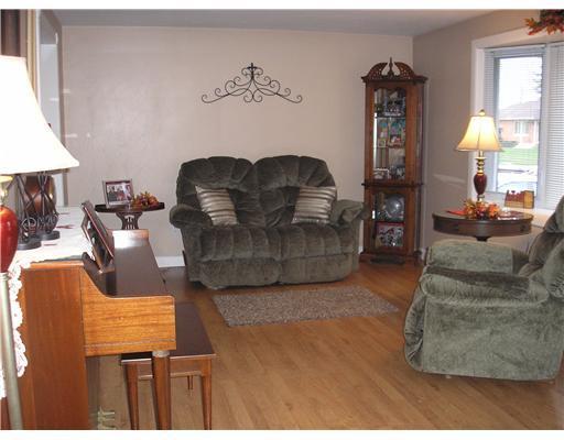 5331 Ridgewood Road East Springfield, OH 45503 - Photo 3 of 18