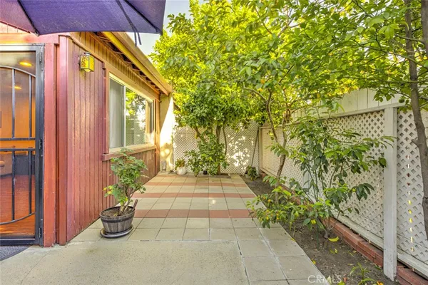 $3,200 | 7631 Vineland Avenue, Unit 2, Sun Valley, CA 91352