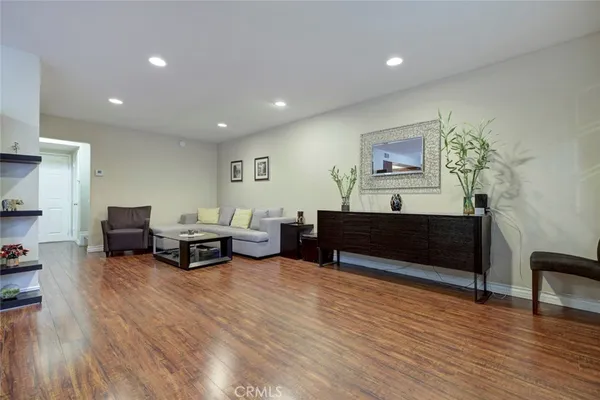 $3,200 | 7631 Vineland Avenue, Unit 2, Sun Valley, CA 91352