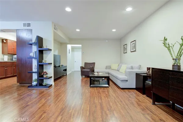 $3,200 | 7631 Vineland Avenue, Unit 2, Sun Valley, CA 91352