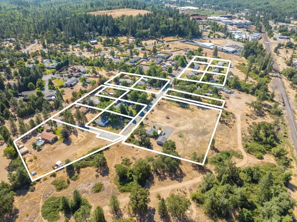 $1,850,000 | 387 Tavis Drive, Merlin, OR 97532