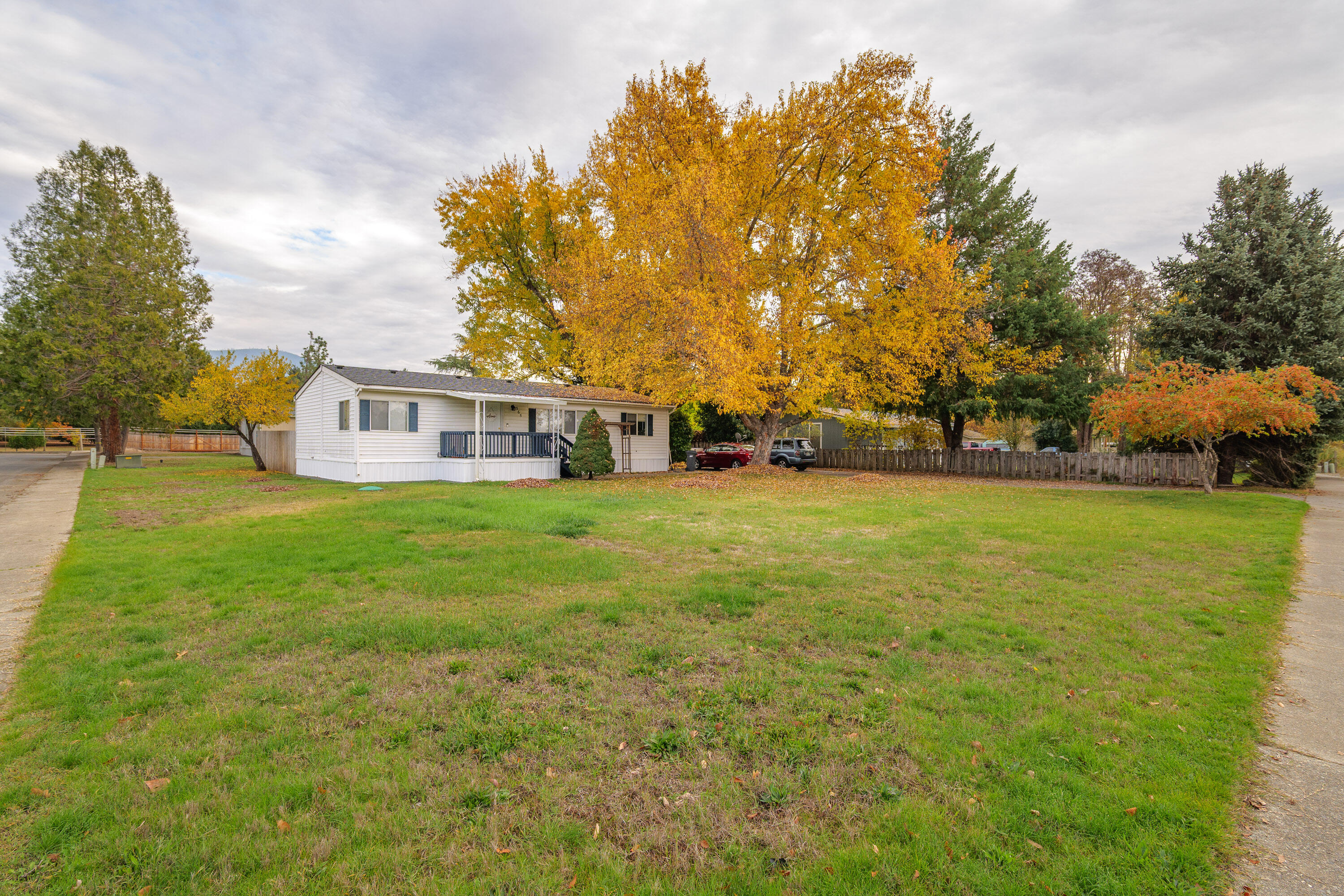 387 Tavis Drive Merlin, OR 97532 - Photo 16 of 38 016