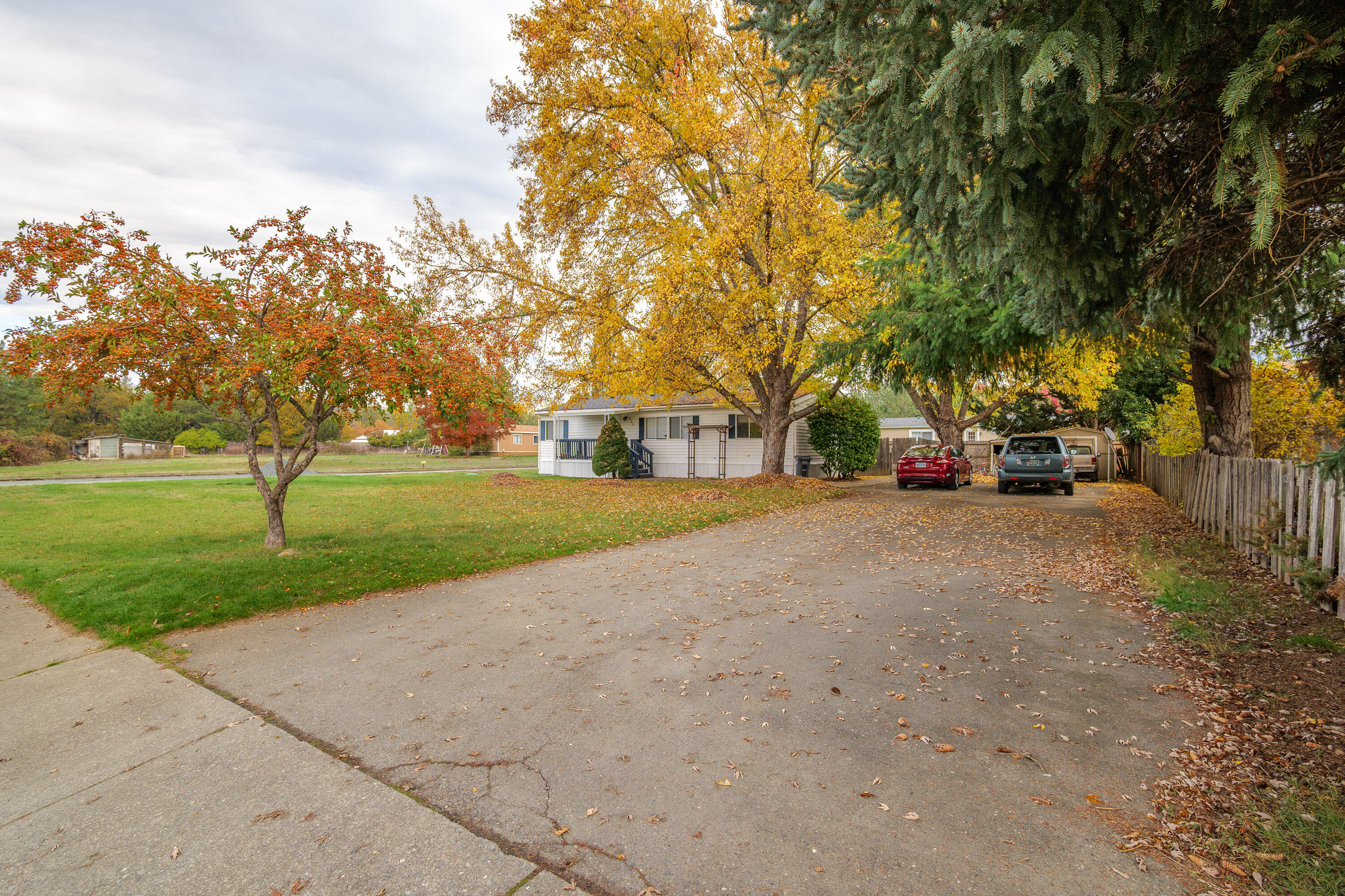 387 Tavis Drive Merlin, OR 97532 - Photo 17 of 38 017