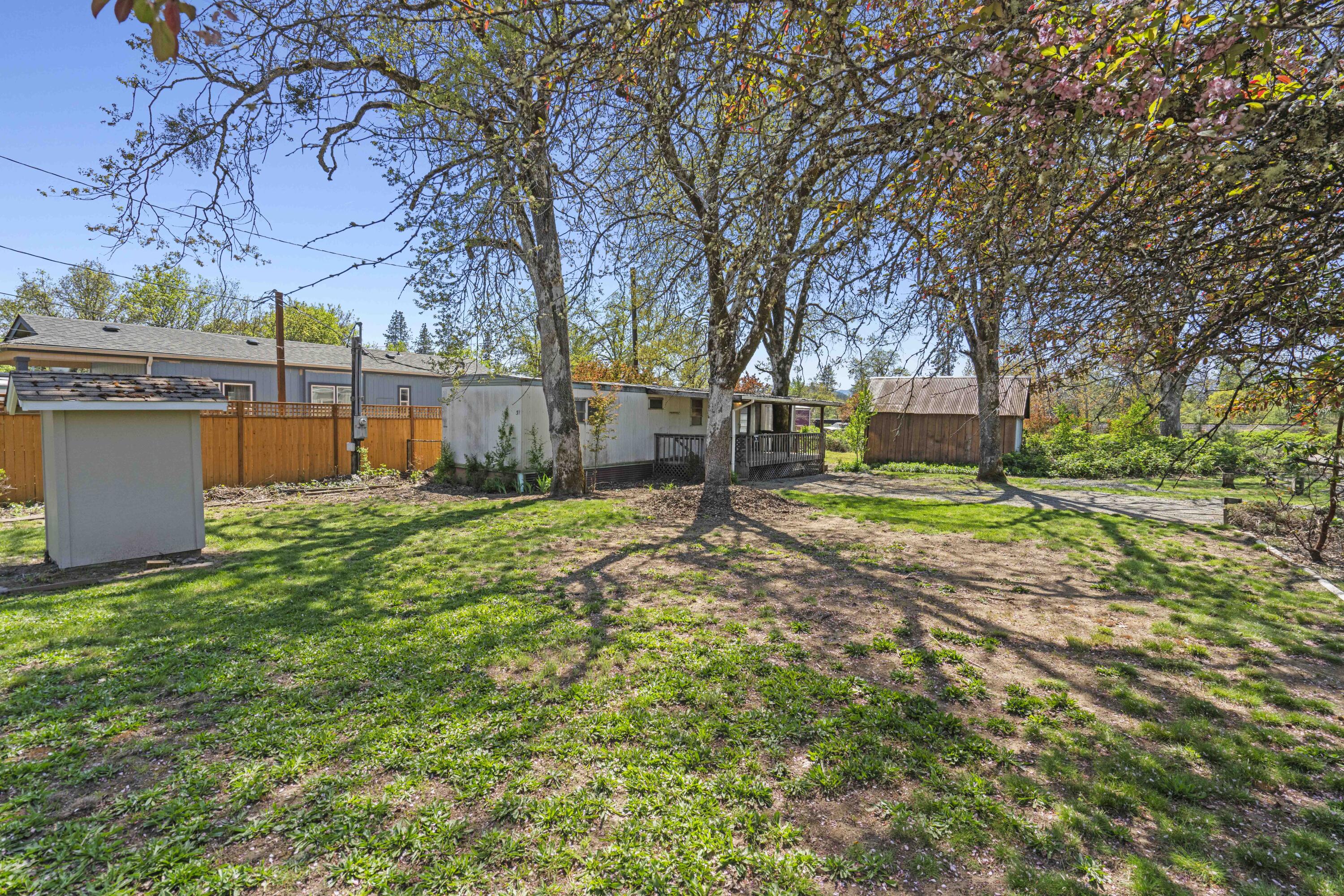 387 Tavis Drive Merlin, OR 97532 - Photo 20 of 38 020