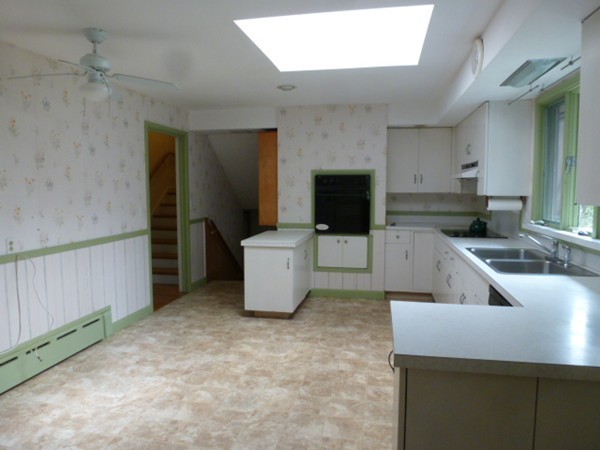104 Sutherland Road North Attleboro, MA 02760 - Photo 5 of 29 Gallery Image 5
