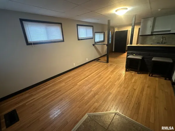 $895 | 524 Caroline Street, Unit A, Pekin, IL 61554