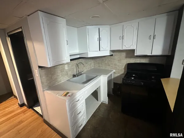 $895 | 524 Caroline Street, Unit A, Pekin, IL 61554