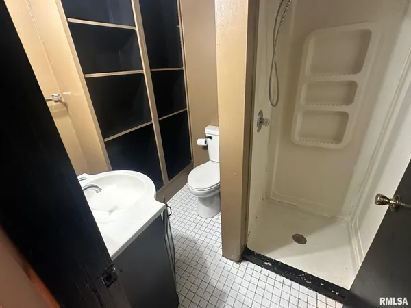 $895 | 524 Caroline Street, Unit A, Pekin, IL 61554