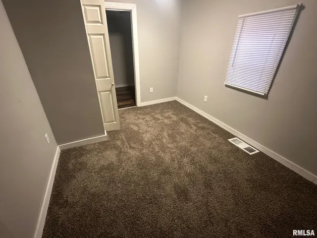 $949 | 524 Caroline Street, Unit A, Pekin, IL 61554