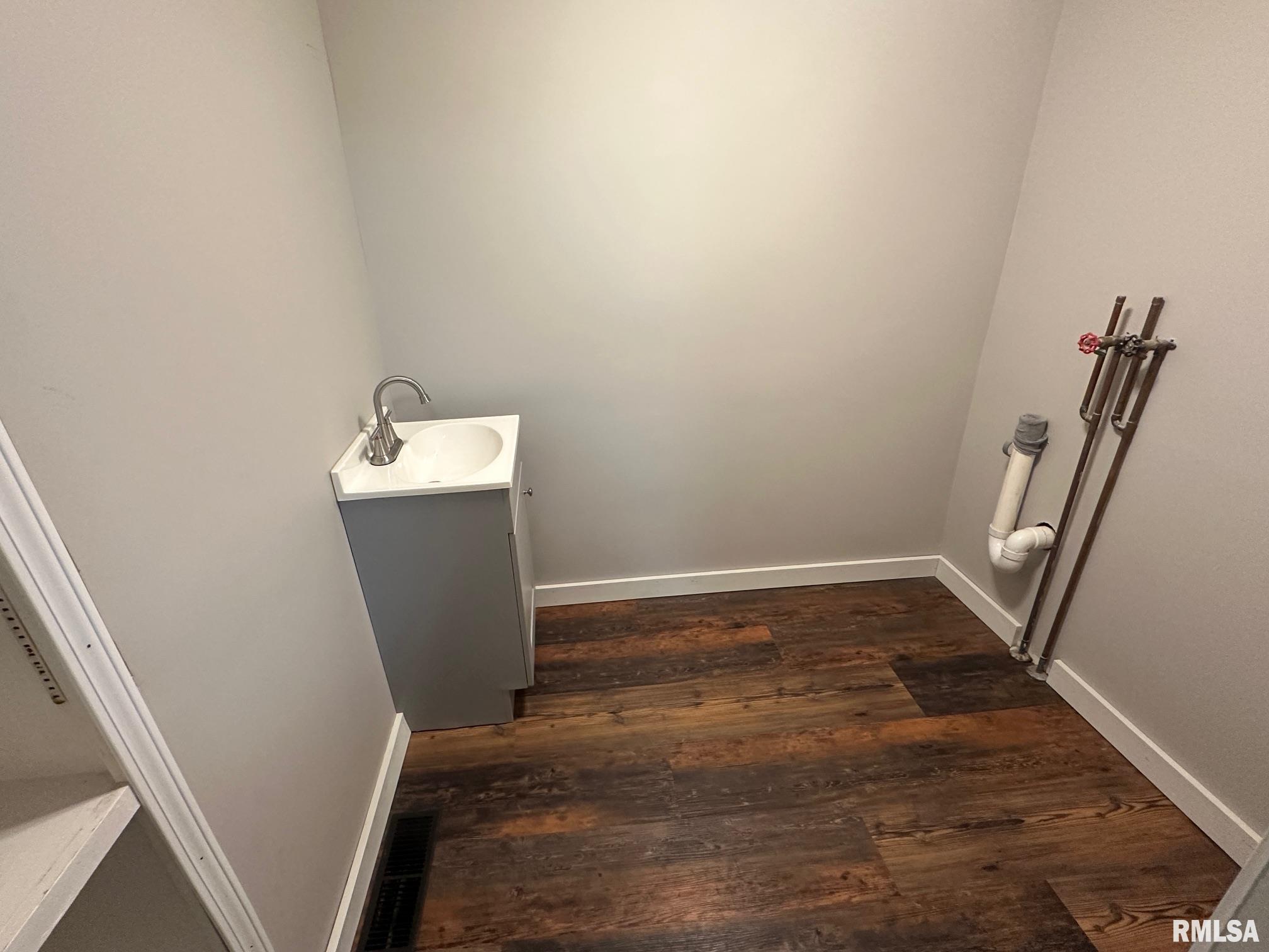 524 Caroline Street, Unit A Pekin, IL 61554 - Photo 7 of 7