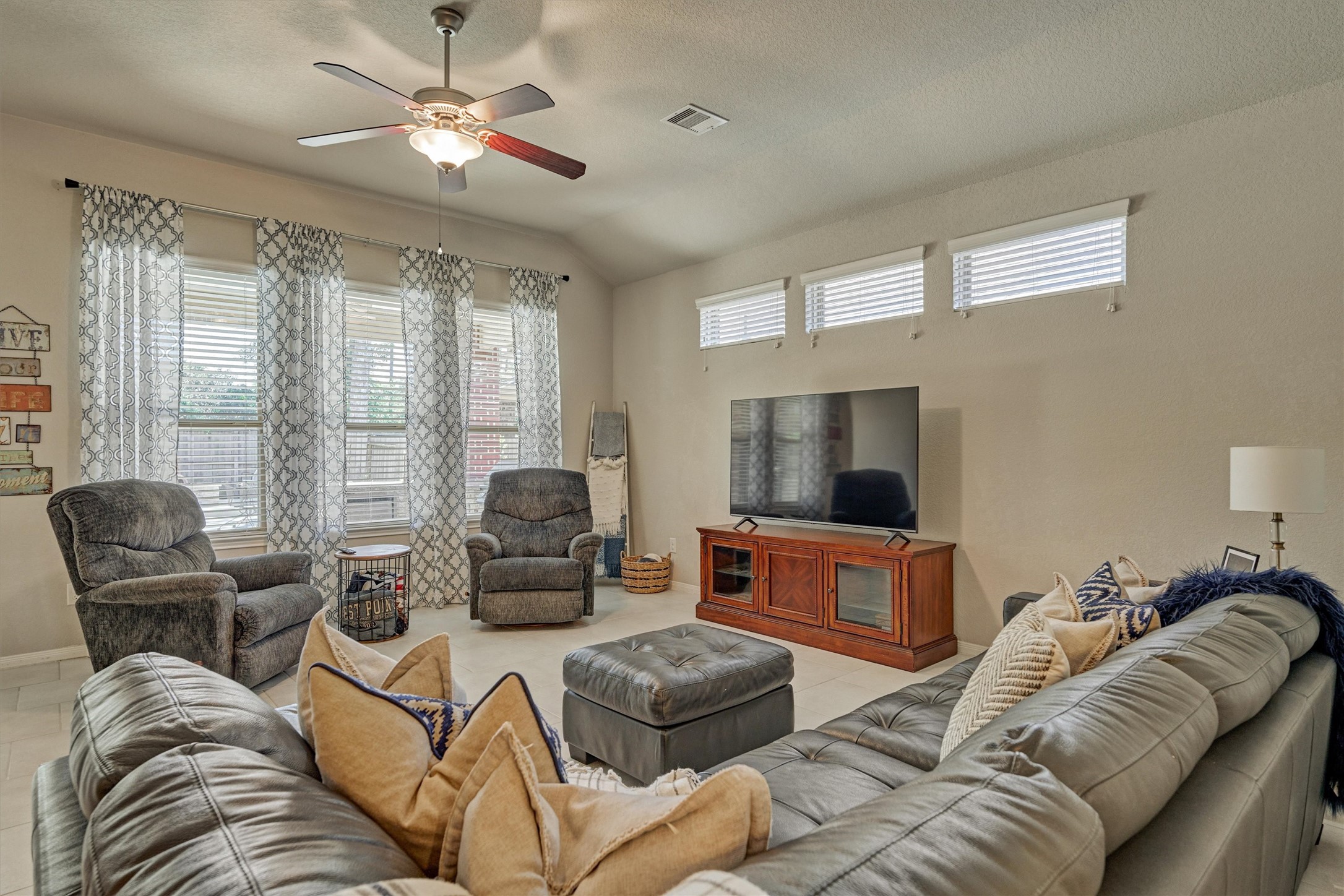 14019 Beaverhead Range Court Conroe, TX 77384 - Photo 14 of 38