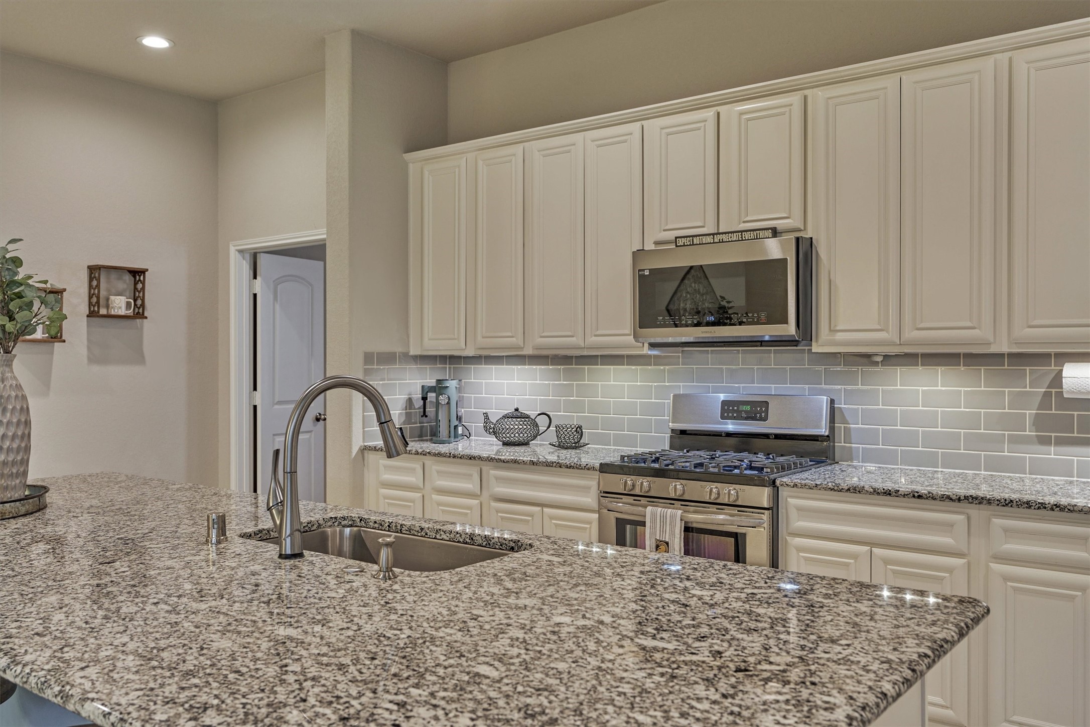 14019 Beaverhead Range Court Conroe, TX 77384 - Photo 18 of 38