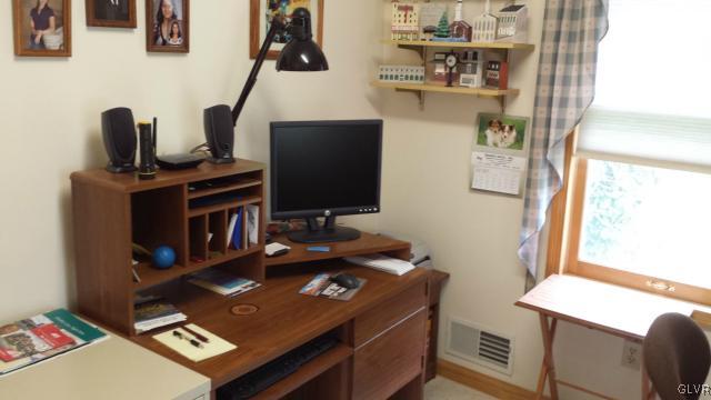 131 Sanders Road Pen Argyl, PA 18072 - Photo 11 of 20 Gallery Image 11