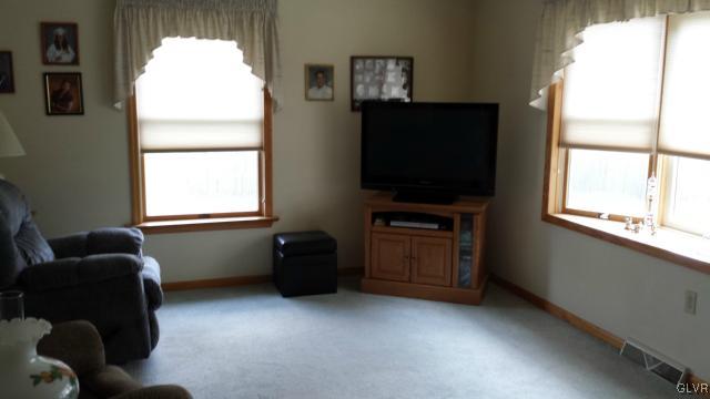 131 Sanders Road Pen Argyl, PA 18072 - Photo 12 of 20 Gallery Image 12