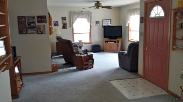 131 Sanders Road Pen Argyl, PA 18072 - Photo 2 of 20 Gallery Image 2