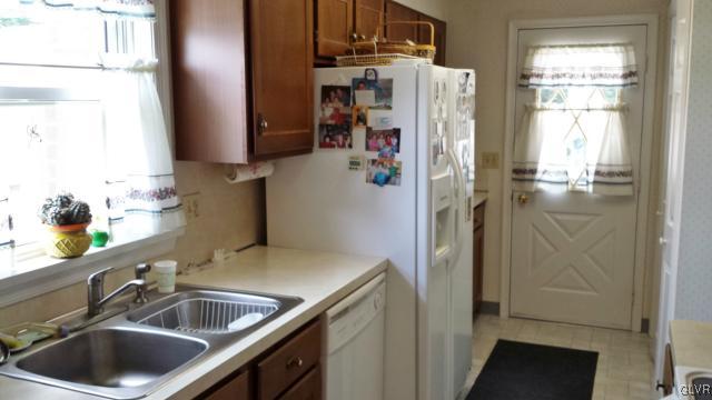 131 Sanders Road Pen Argyl, PA 18072 - Photo 7 of 20 Gallery Image 7