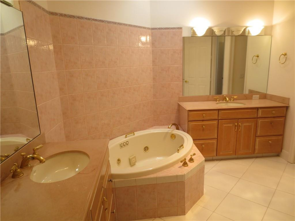 22676 Esplanada Circle Boca Raton, FL 33433 - Photo 9 of 26 Master Bath