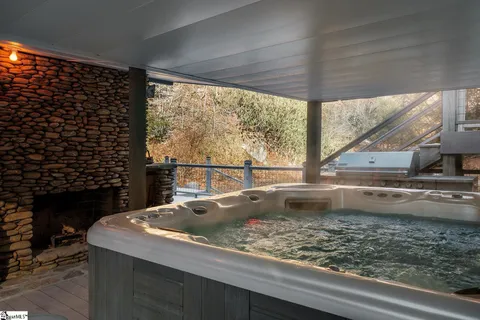 $499,000 | 36 Dream Catcher Cove, Hayesville, NC 28904