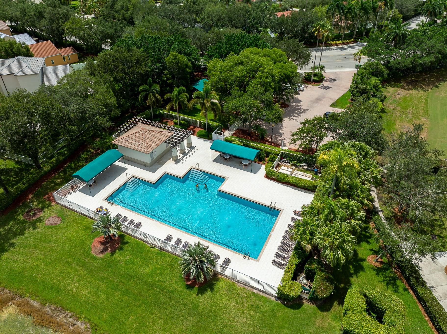 695 Falling Water Road Weston, FL 33326 - Photo 30 of 31 an aerial view of a house with a yard
