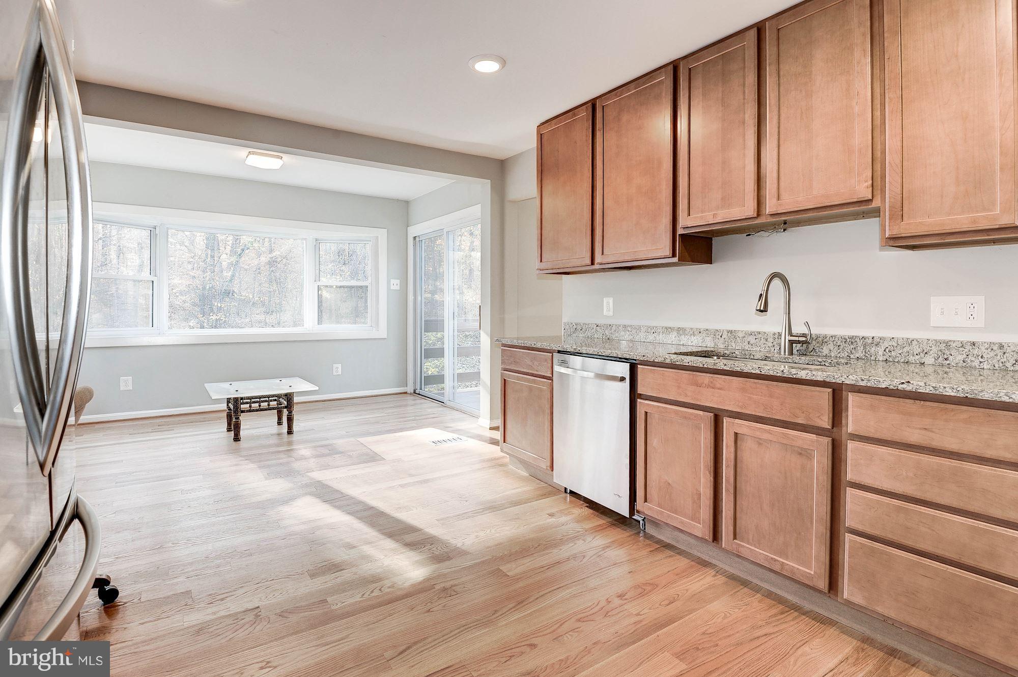 7104 Roxann Road Alexandria, VA 22315 - Photo 11 of 30 Kitchen