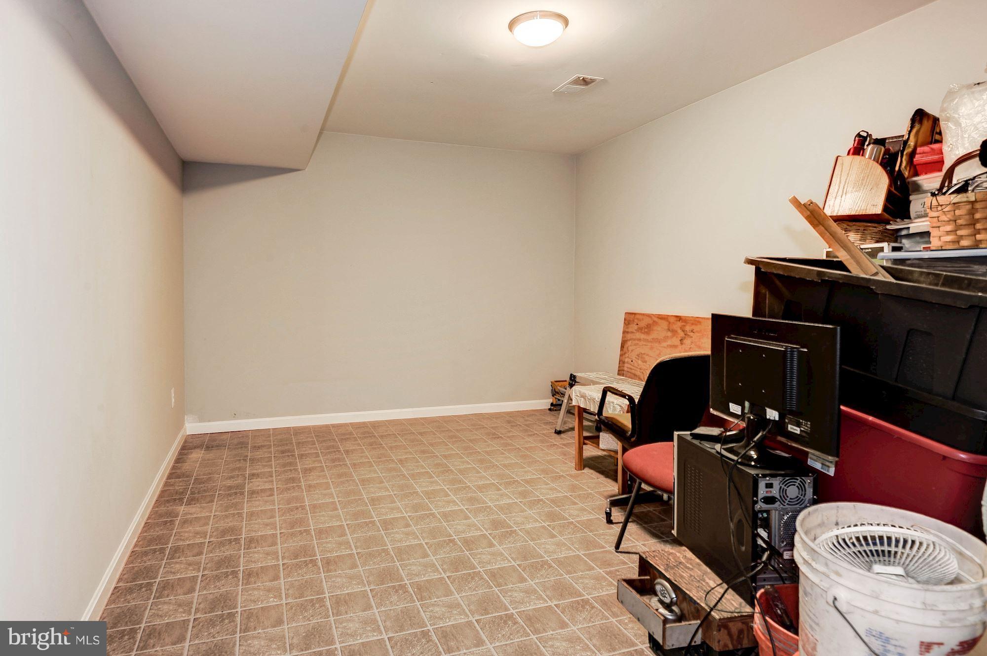 7104 Roxann Road Alexandria, VA 22315 - Photo 26 of 30 Interior (General)