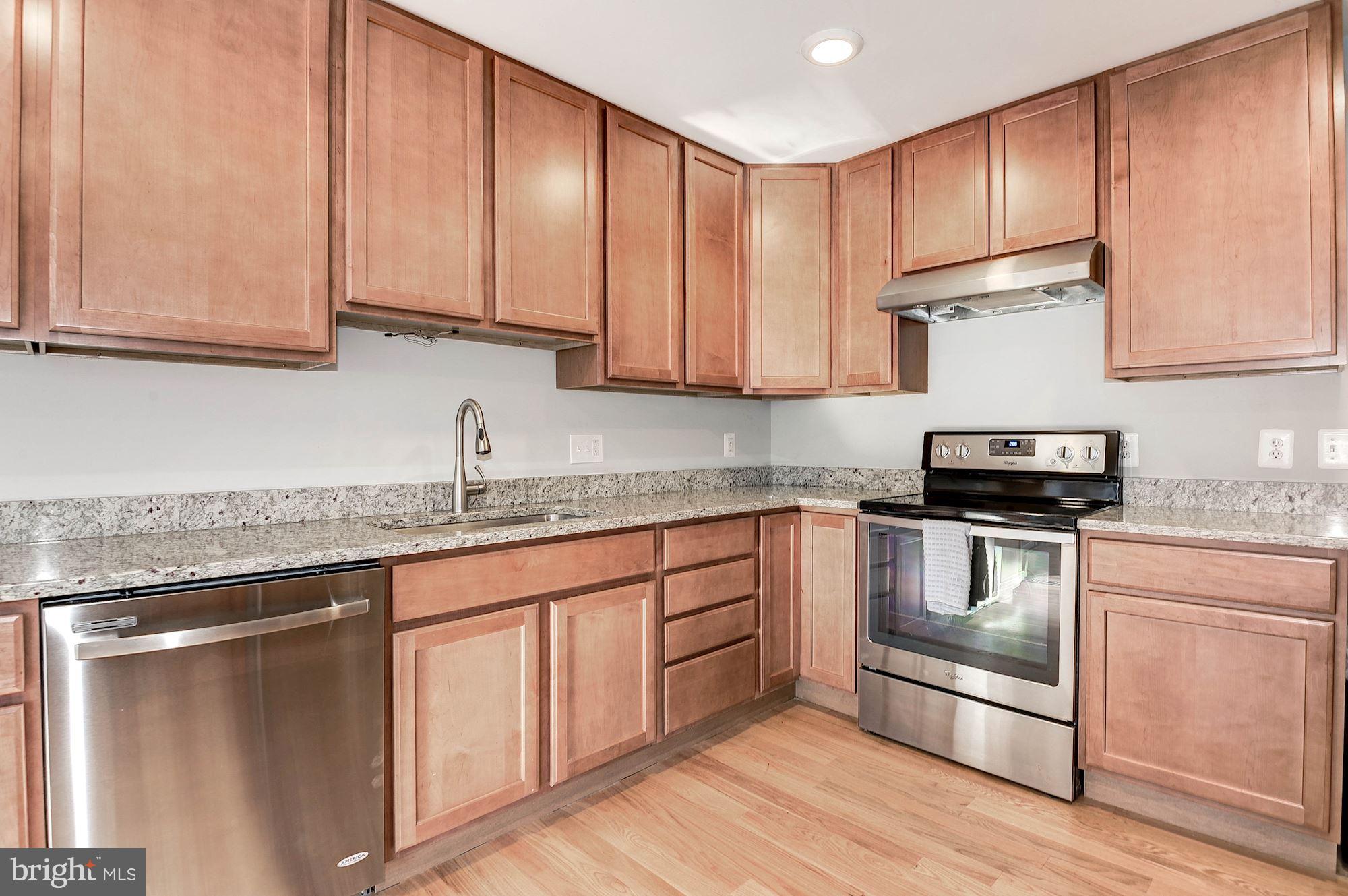 7104 Roxann Road Alexandria, VA 22315 - Photo 9 of 30 Kitchen