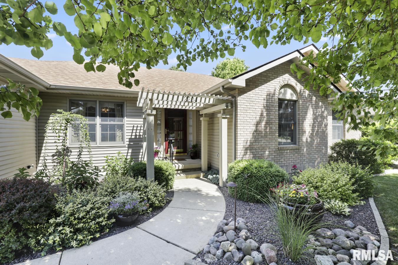 2204 Disar Drive Springfield, IL 62711 - Photo 1 of 37 Gallery Image 1