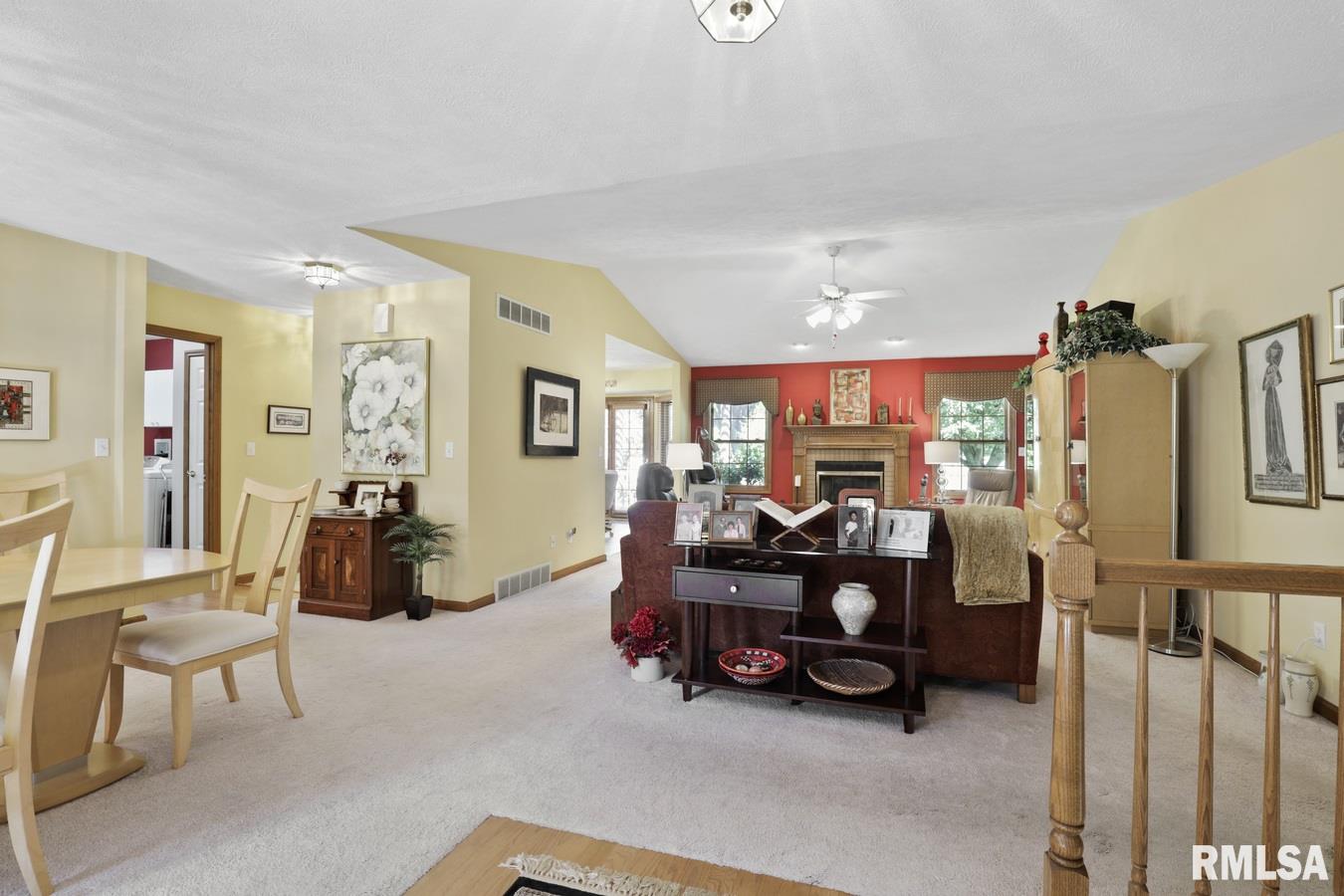 2204 Disar Drive Springfield, IL 62711 - Photo 3 of 37 Gallery Image 3