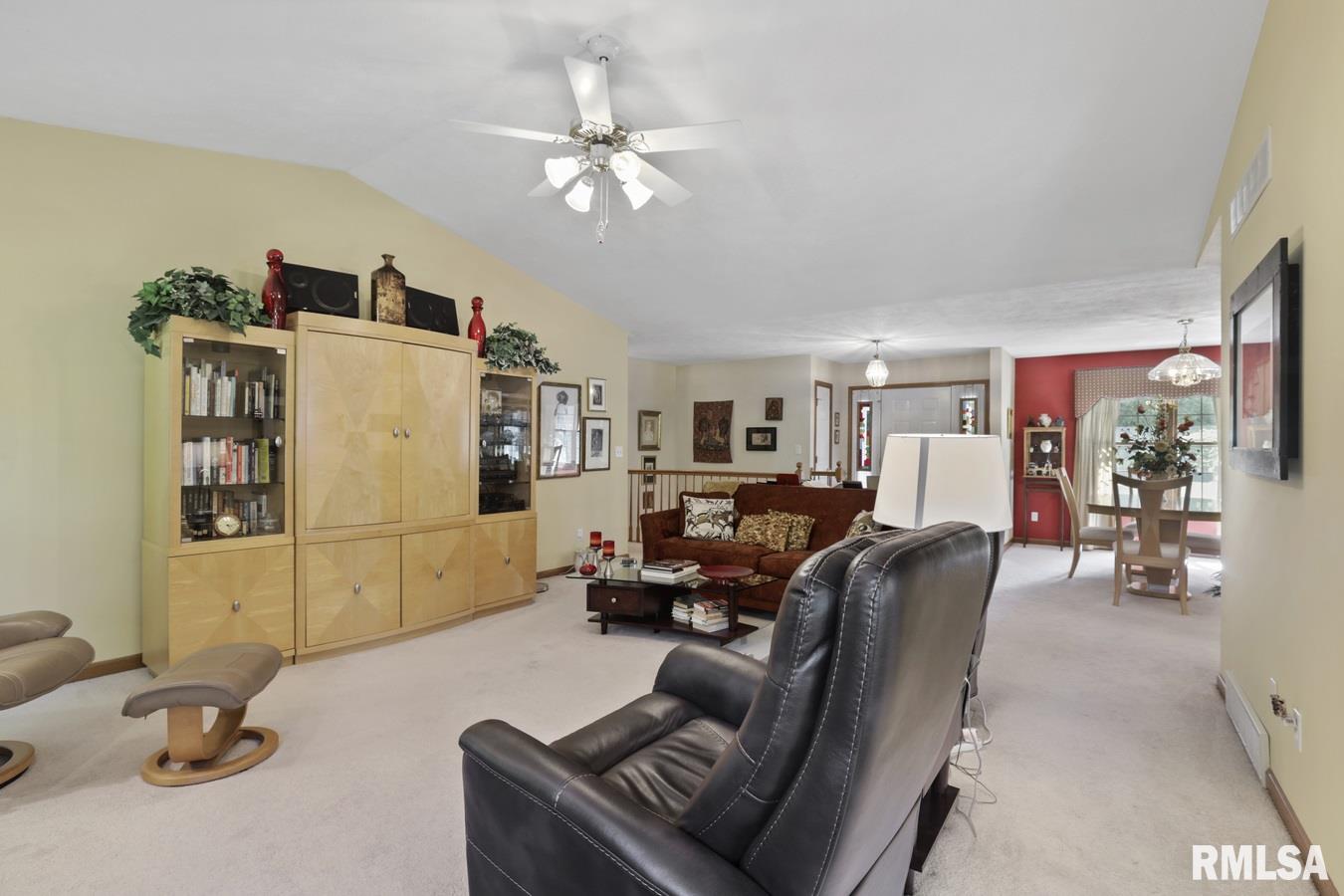 2204 Disar Drive Springfield, IL 62711 - Photo 5 of 37 Gallery Image 5