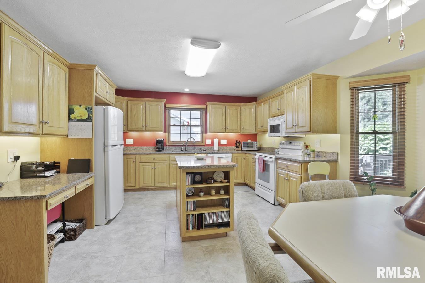 2204 Disar Drive Springfield, IL 62711 - Photo 6 of 37 Gallery Image 6