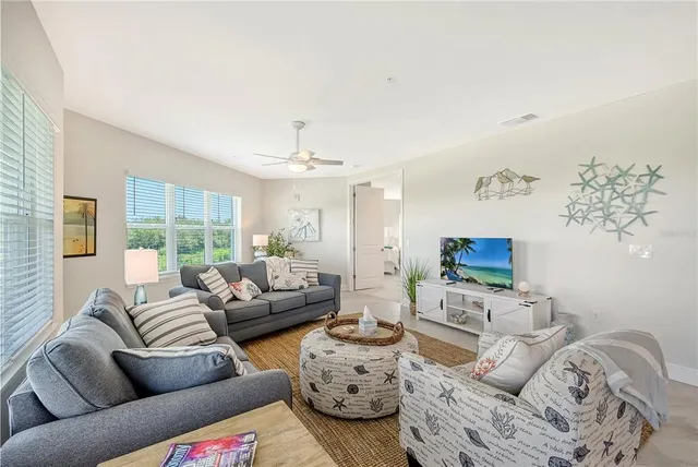 $6,000 | 7930 34th Avenue West, Unit 102, Bradenton, FL 34209