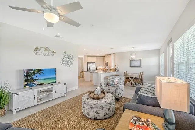 $6,000 | 7930 34th Avenue West, Unit 102, Bradenton, FL 34209