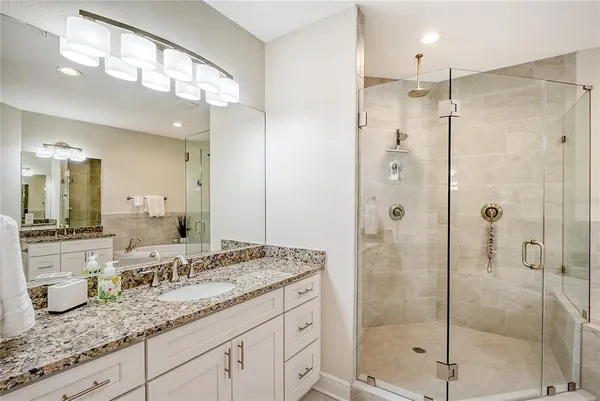 $6,000 | 7930 34th Avenue West, Unit 102, Bradenton, FL 34209