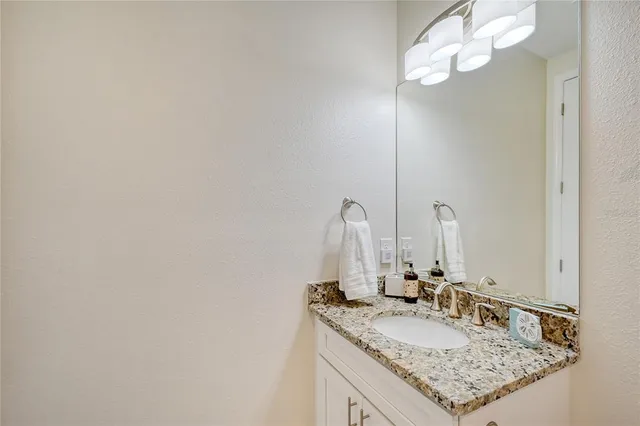 $6,000 | 7930 34th Avenue West, Unit 102, Bradenton, FL 34209