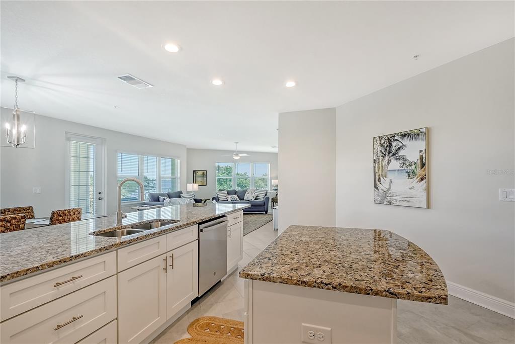 7930 34th Avenue West, Unit 102 Bradenton, FL 34209 - Photo 5 of 51