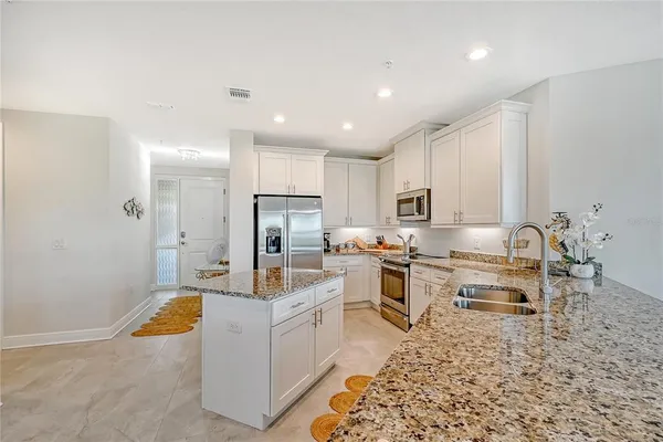 $6,000 | 7930 34th Avenue West, Unit 102, Bradenton, FL 34209